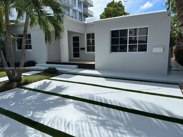 7820 Carlyle Ave , Miami Beach, FL 33141