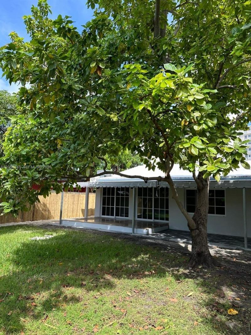 7820 Carlyle Ave , Miami Beach, FL 33141 Photo