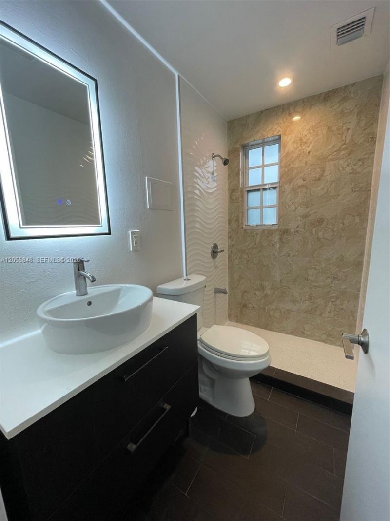 7820 Carlyle Ave , Miami Beach, FL 33141 Photo