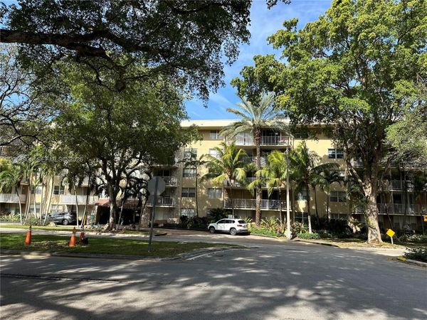 1805 Sans Souci Blvd , Unit 303, North Miami, FL 33181