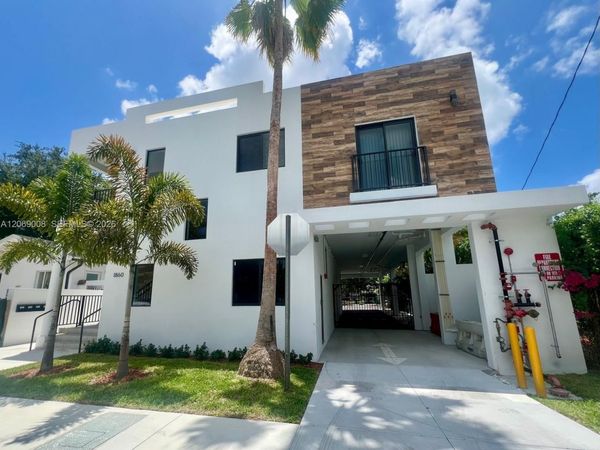 1860 NW 19th St, Unit 101, Miami, FL 33125