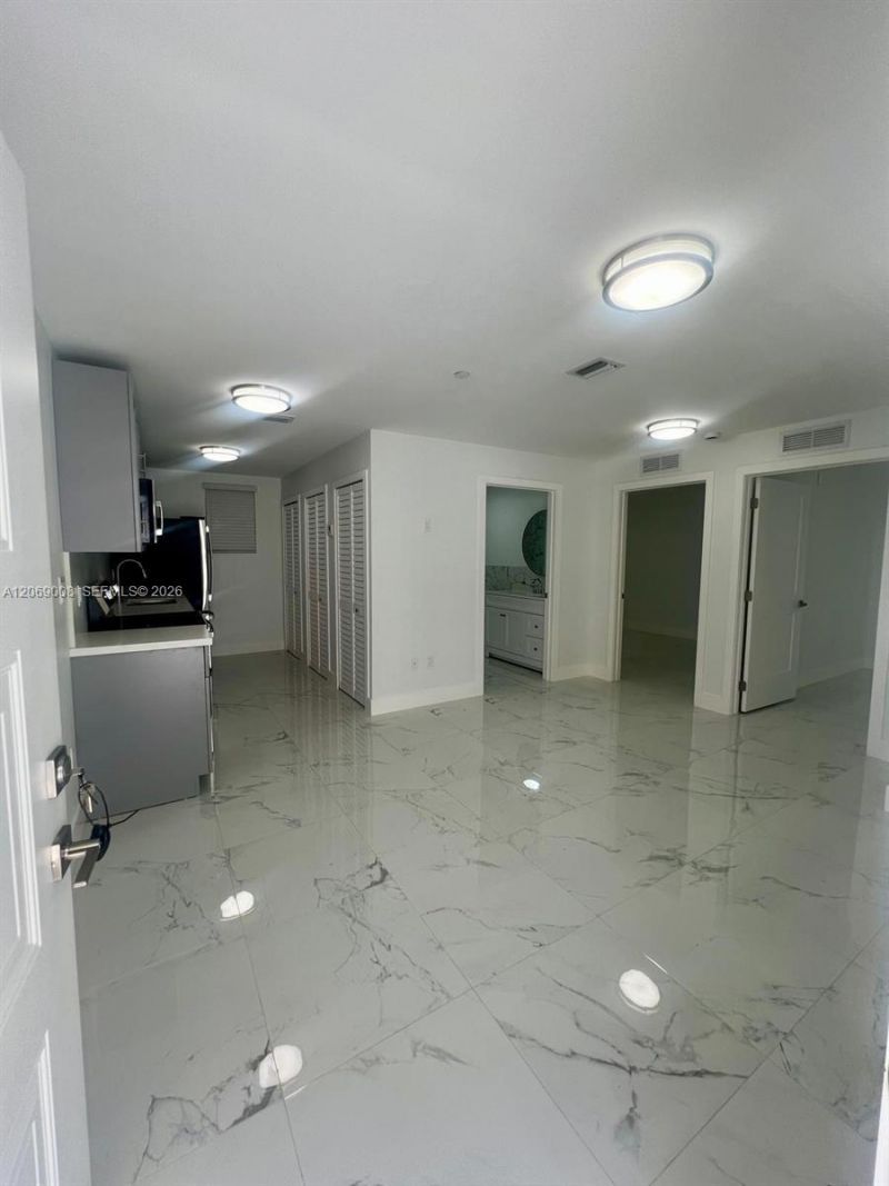 1860 NW 19th St, Unit 101, Miami, FL 33125 Photo