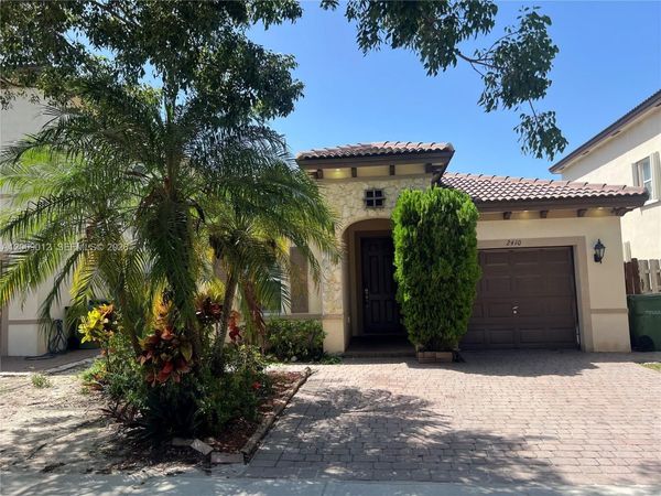 2410 NE 4th St , Homestead, FL 33033