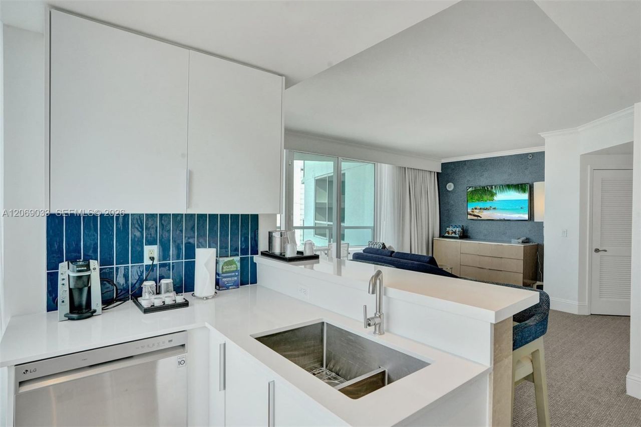 4401 Collins Ave , Unit 1503, Miami Beach, FL 33140 Photo