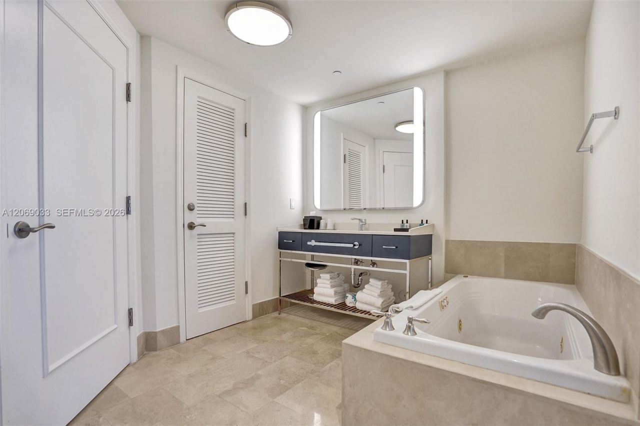 4401 Collins Ave , Unit 1503, Miami Beach, FL 33140 Photo
