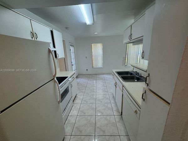 8793 NW 39th St , Unit 7 blgd, Sunrise, FL 33351
