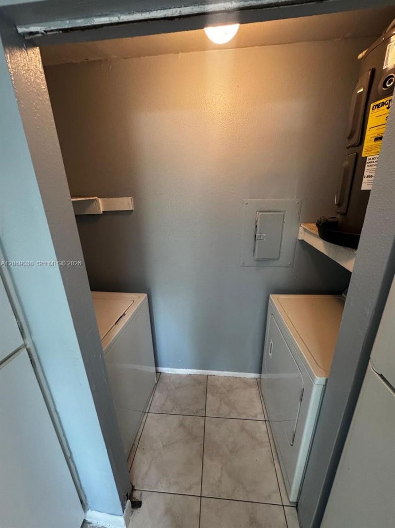 8793 NW 39th St , Unit 7 blgd, Sunrise, FL 33351 Photo