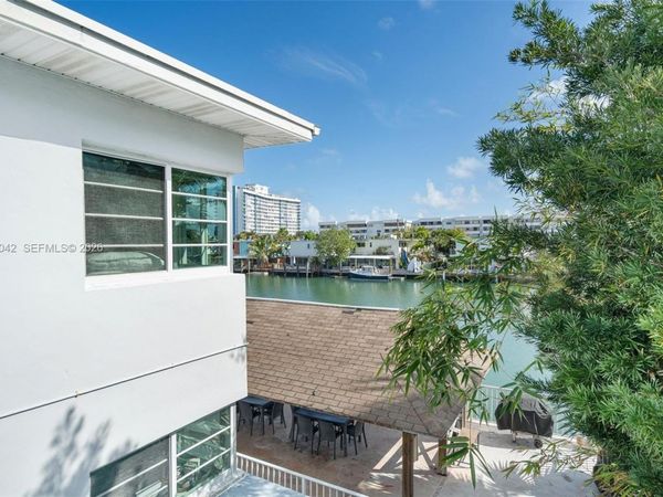 7207 Bay Dr , Unit 11, Miami Beach, FL 33141