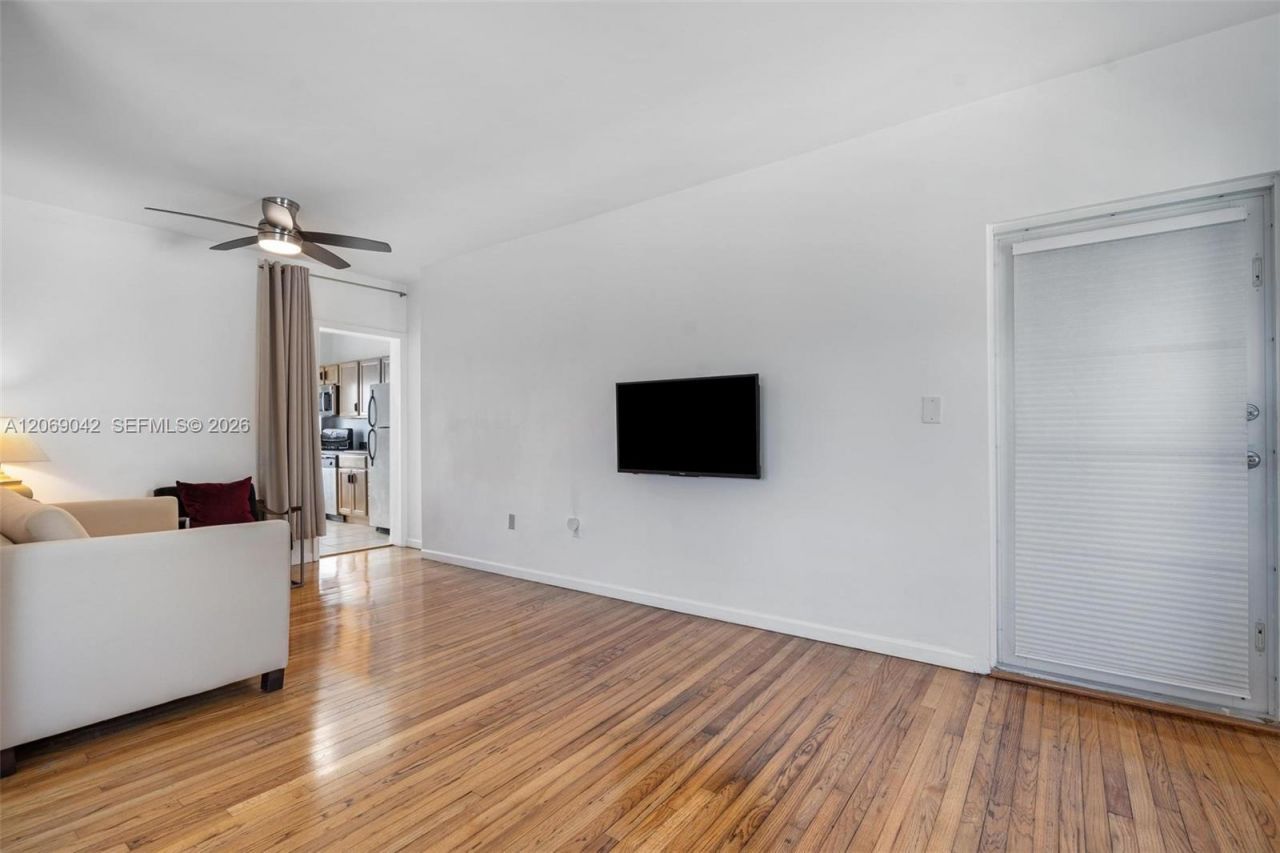 7207 Bay Dr , Unit 11, Miami Beach, FL 33141 Photo
