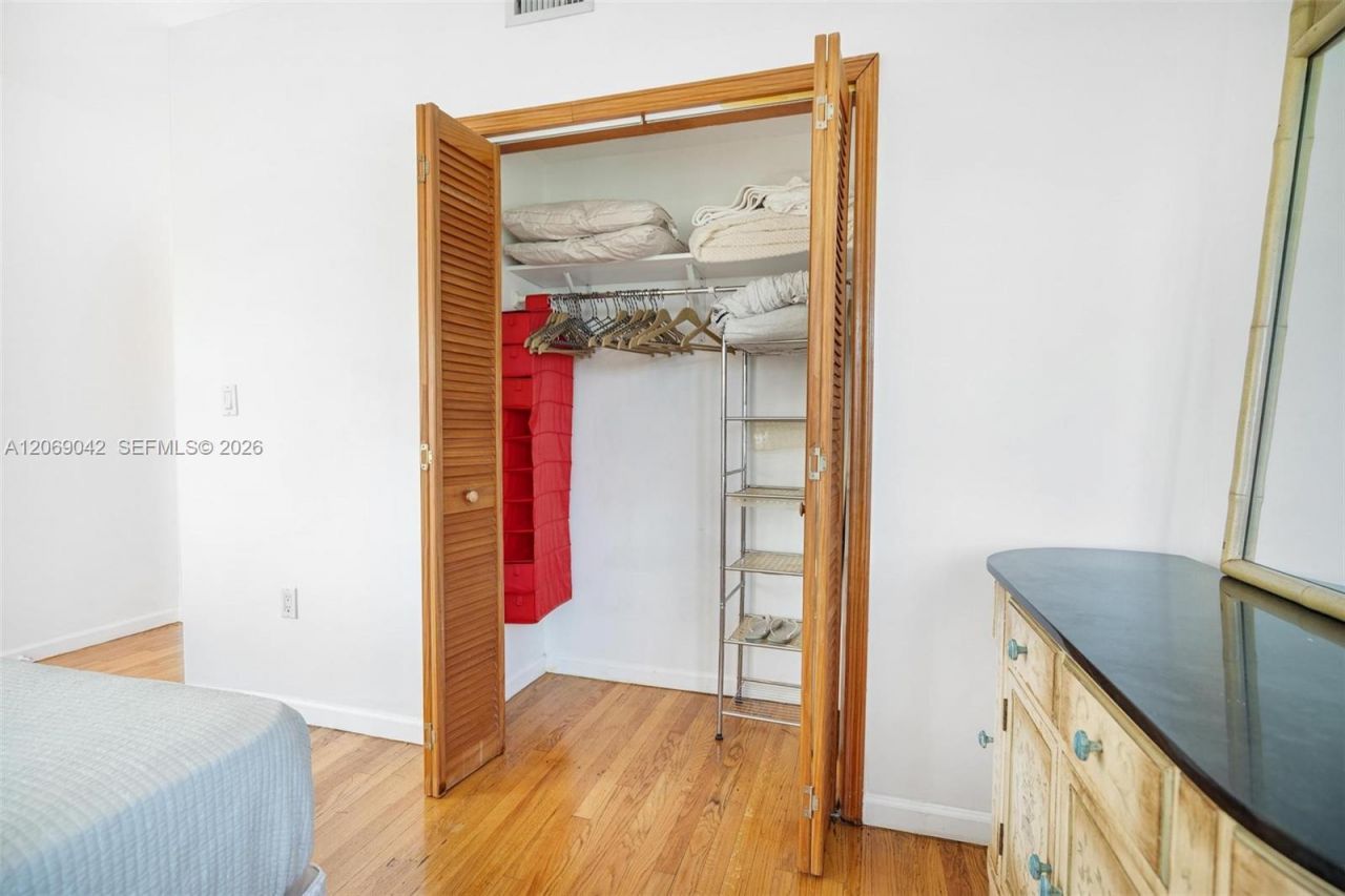 7207 Bay Dr , Unit 11, Miami Beach, FL 33141 Photo