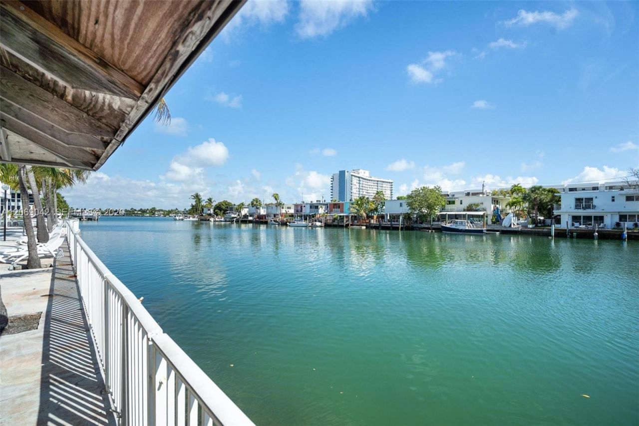 7207 Bay Dr , Unit 11, Miami Beach, FL 33141 Photo