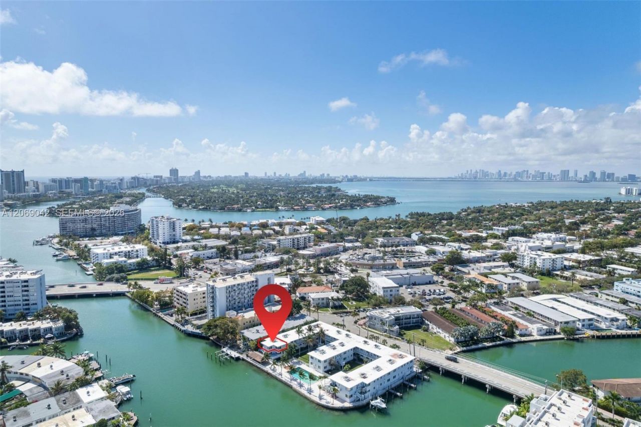 7207 Bay Dr , Unit 11, Miami Beach, FL 33141 Photo