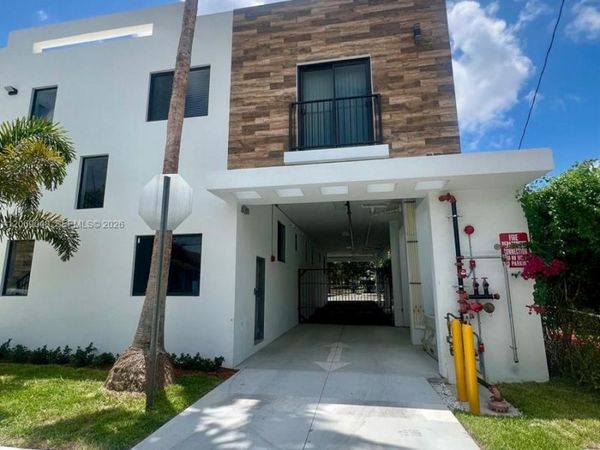 1860 NW 19th St, Unit 102, Miami, FL 33125
