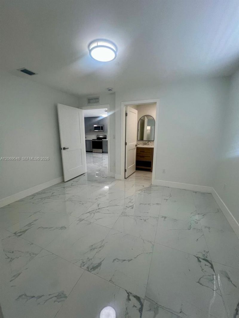 1860 NW 19th St, Unit 102, Miami, FL 33125 Photo