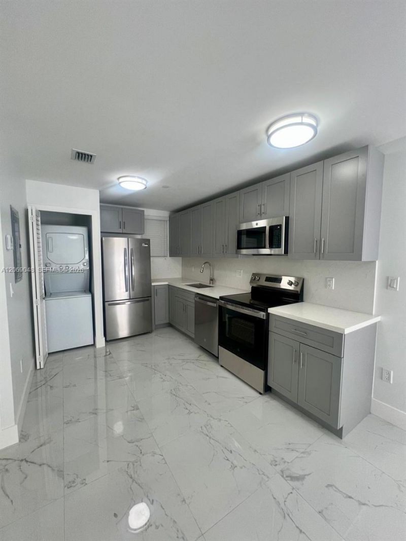 1860 NW 19th St, Unit 102, Miami, FL 33125 Photo