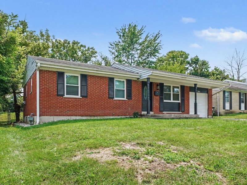 2065 Sevenhills Drive, Springfield Township, OH 45240 Photo 2