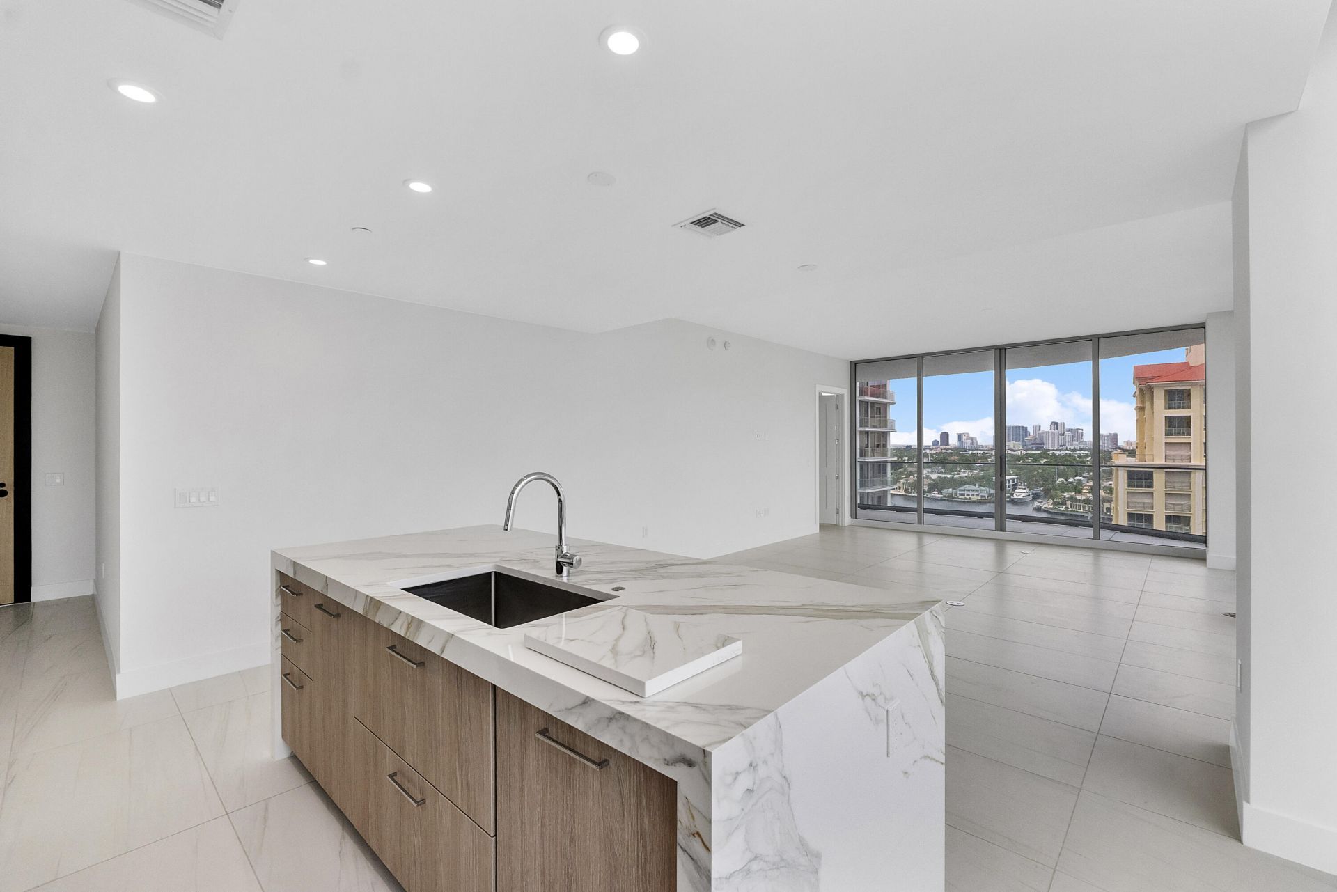 151 N Seabreeze Boulevard, Unit 1003, Fort Lauderdale, FL 33304 Photo