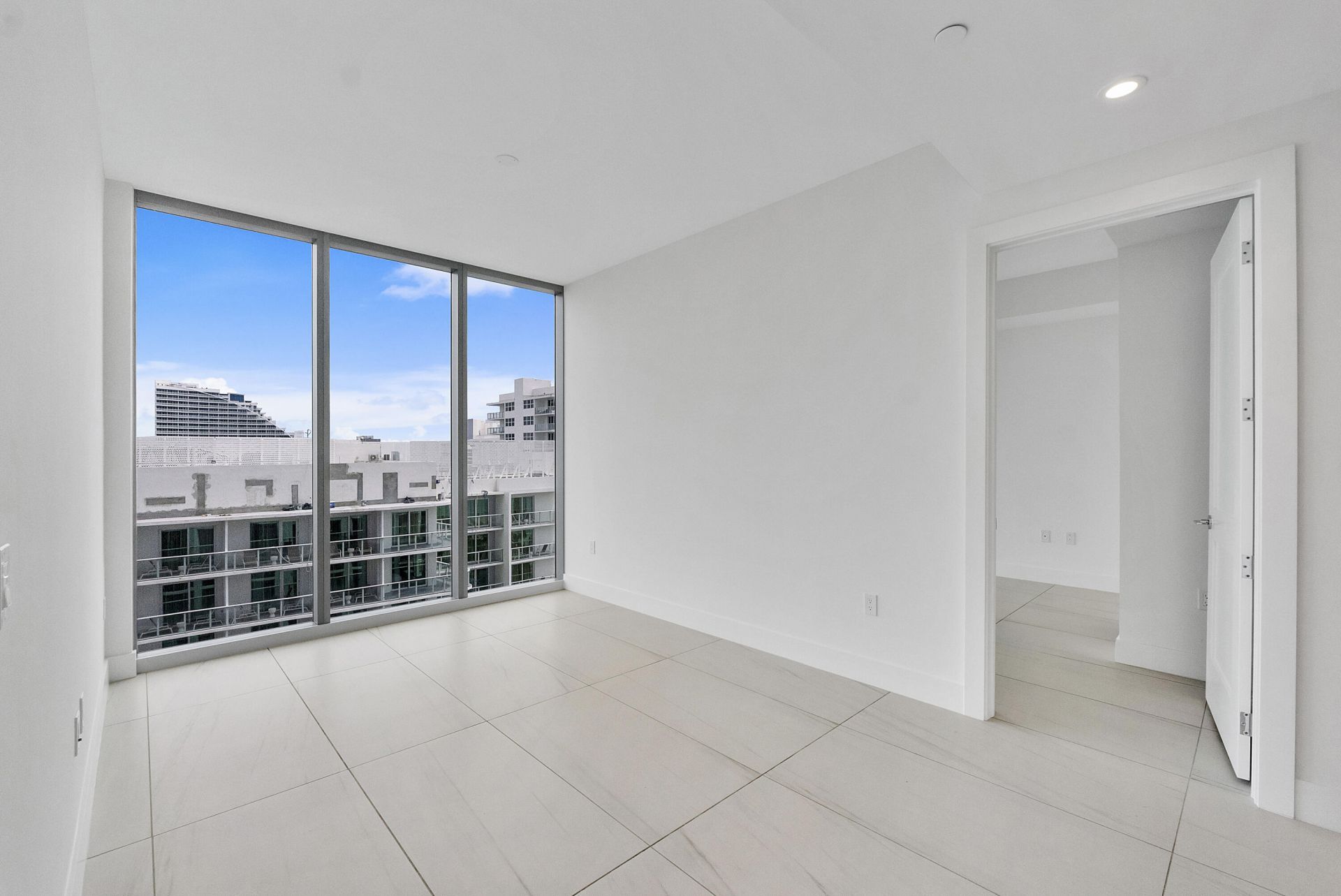 151 N Seabreeze Boulevard, Unit 1003, Fort Lauderdale, FL 33304 Photo