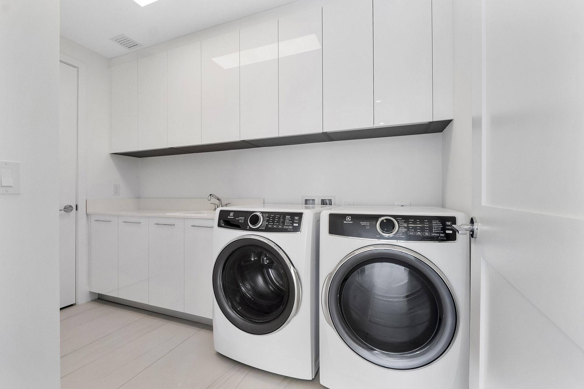 151 N Seabreeze Boulevard, Unit 1003, Fort Lauderdale, FL 33304 Photo
