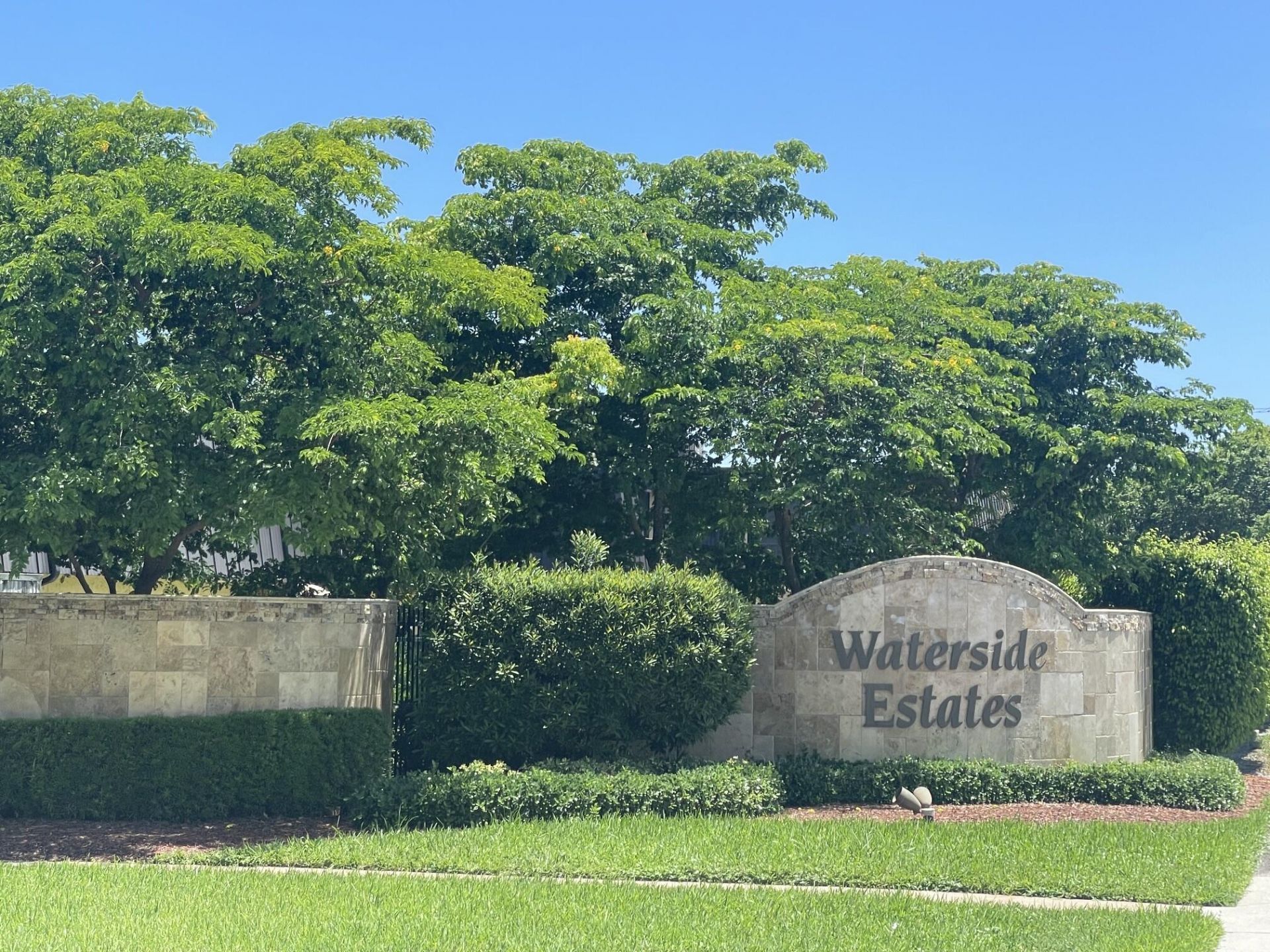 2457 Waterside Drive, Lake Worth, FL 33461 Photo