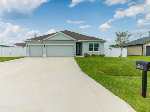 1912 SW Fanfare Street, Port St. Lucie, FL 34987