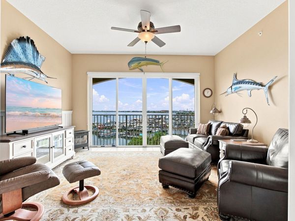 34 HARBOUR ISLE Drive W, Unit PH05, Fort Pierce, FL 34949