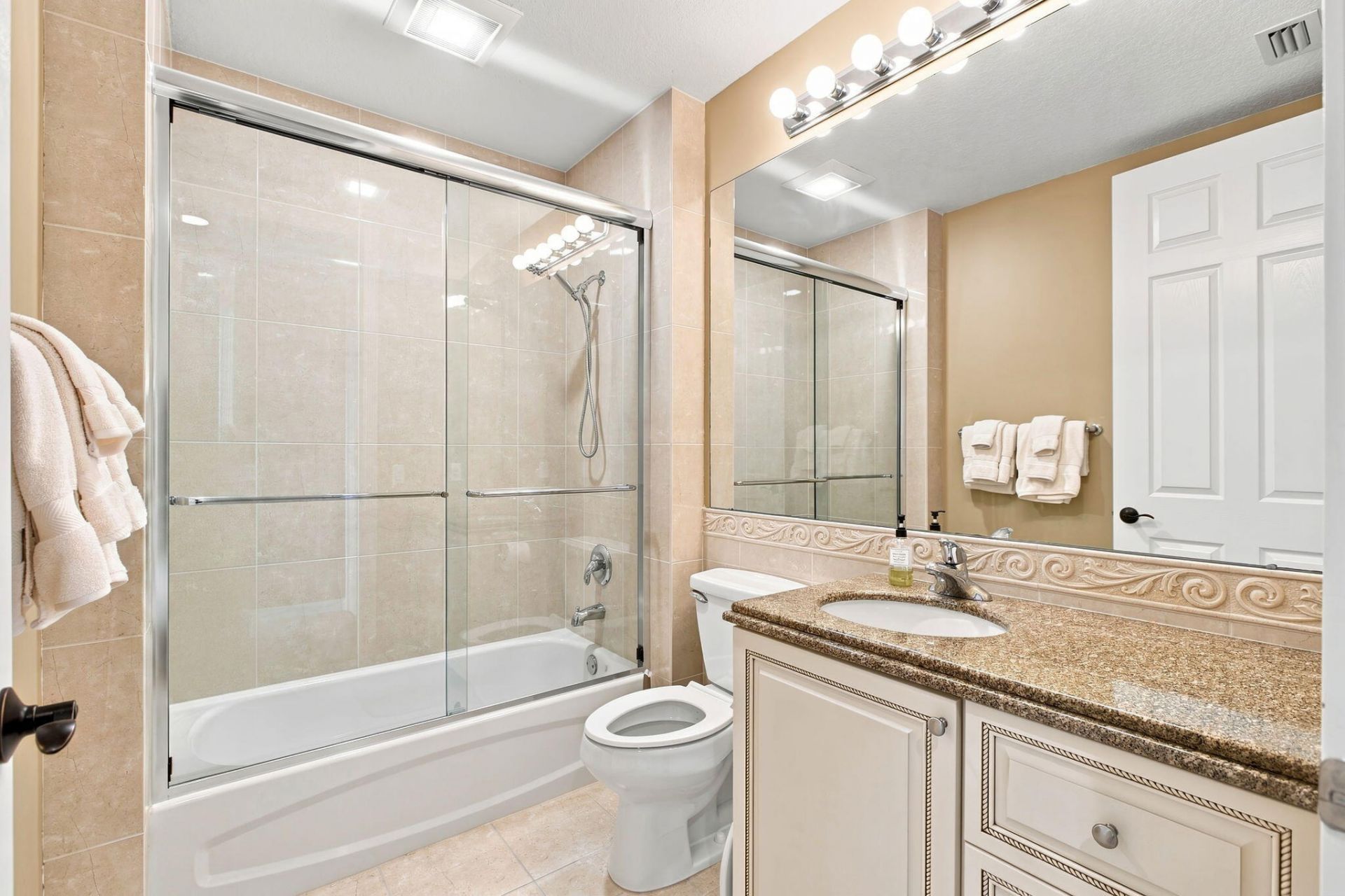 34 Harbour Isle Drive W, Unit PH05, Fort Pierce, FL 34949 Photo