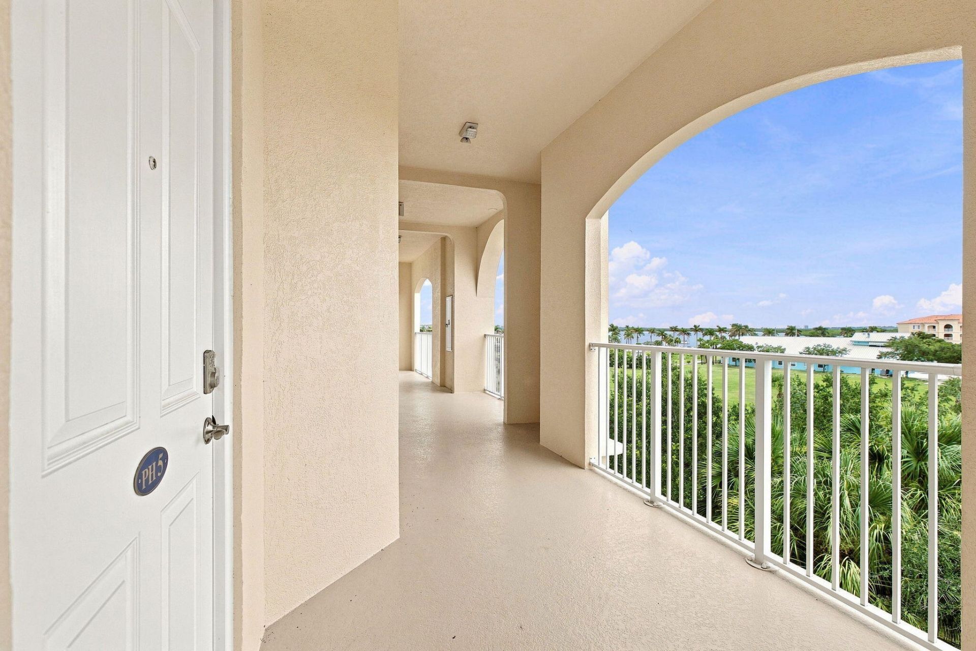 34 Harbour Isle Drive W, Unit PH05, Fort Pierce, FL 34949 Photo