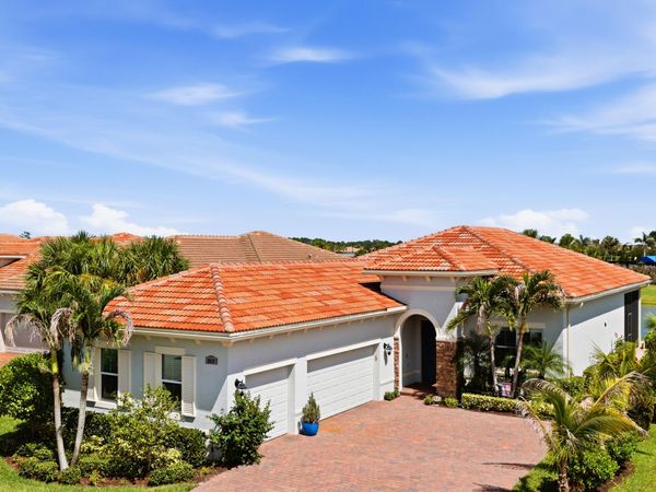 8635 SW Carrara Way, Port Saint Lucie, FL 34987