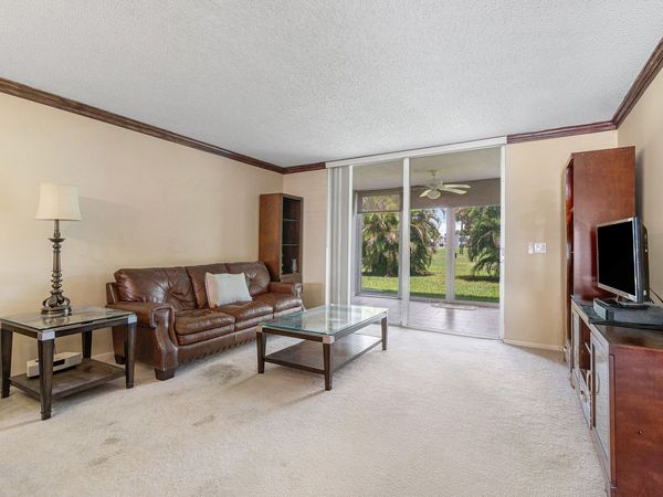 7610 NW 18th Street, Unit 102, Margate, FL 33063