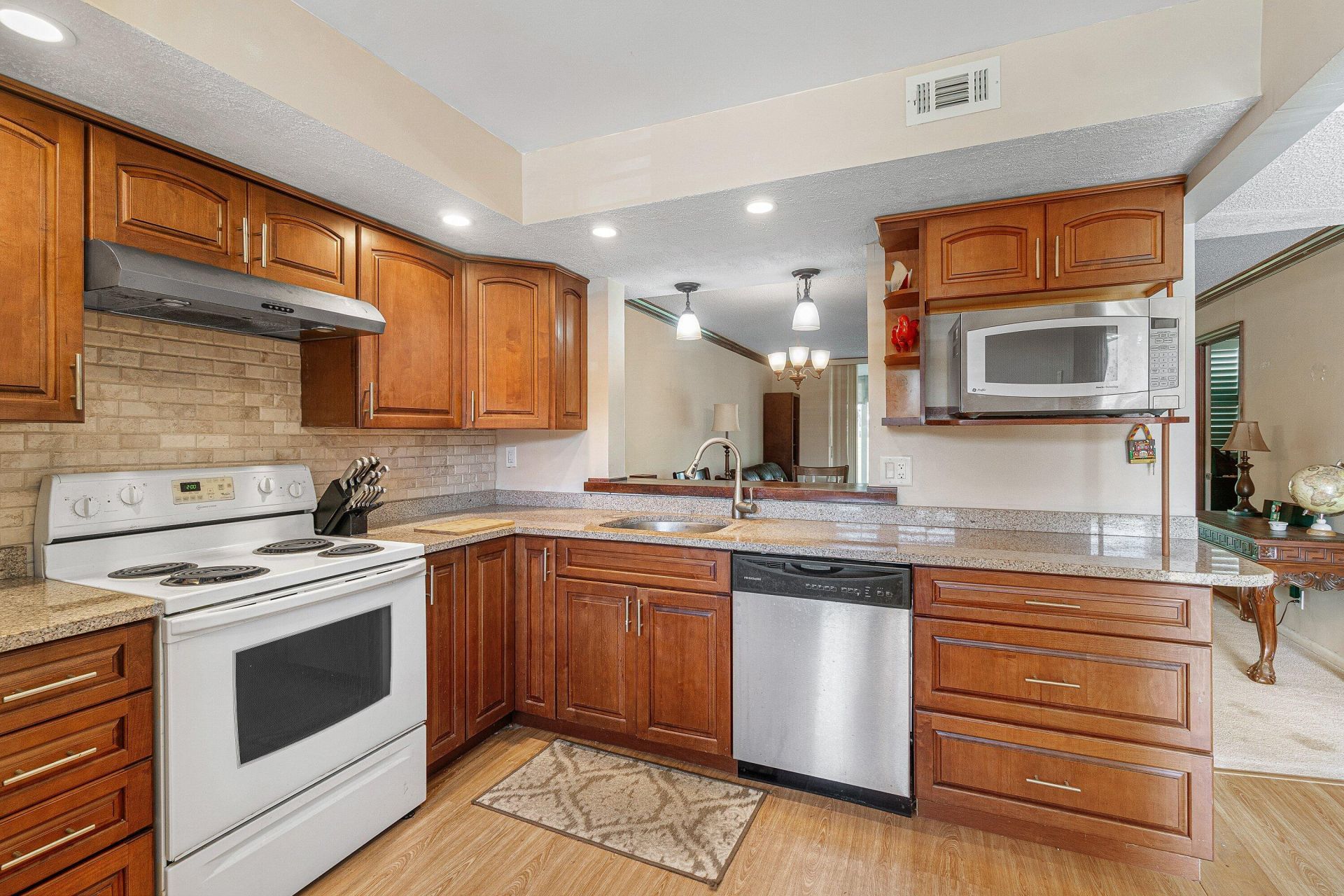 7610 NW 18th Street, Unit 102, Margate, FL 33063 Photo