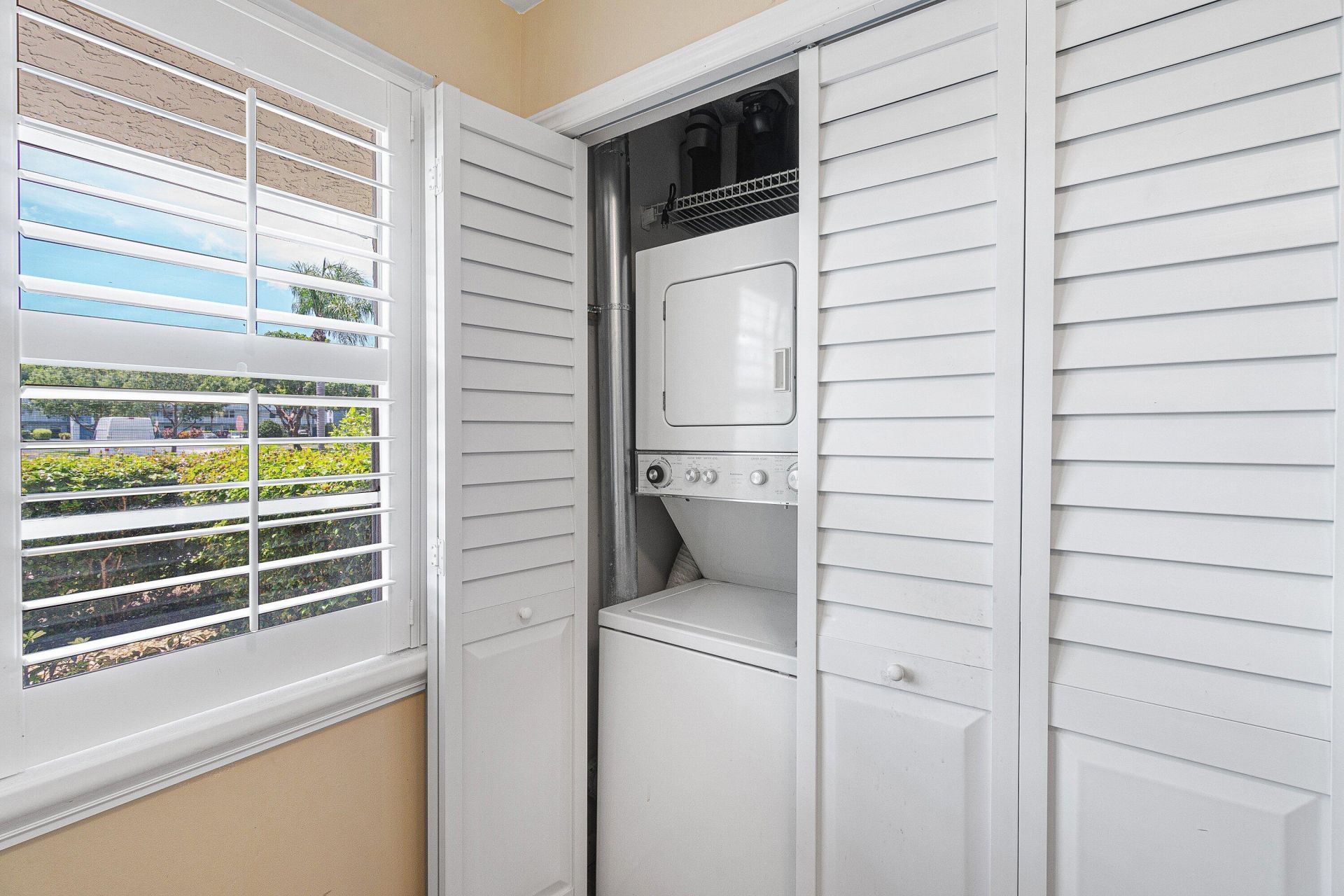 7610 NW 18th Street, Unit 102, Margate, FL 33063 Photo