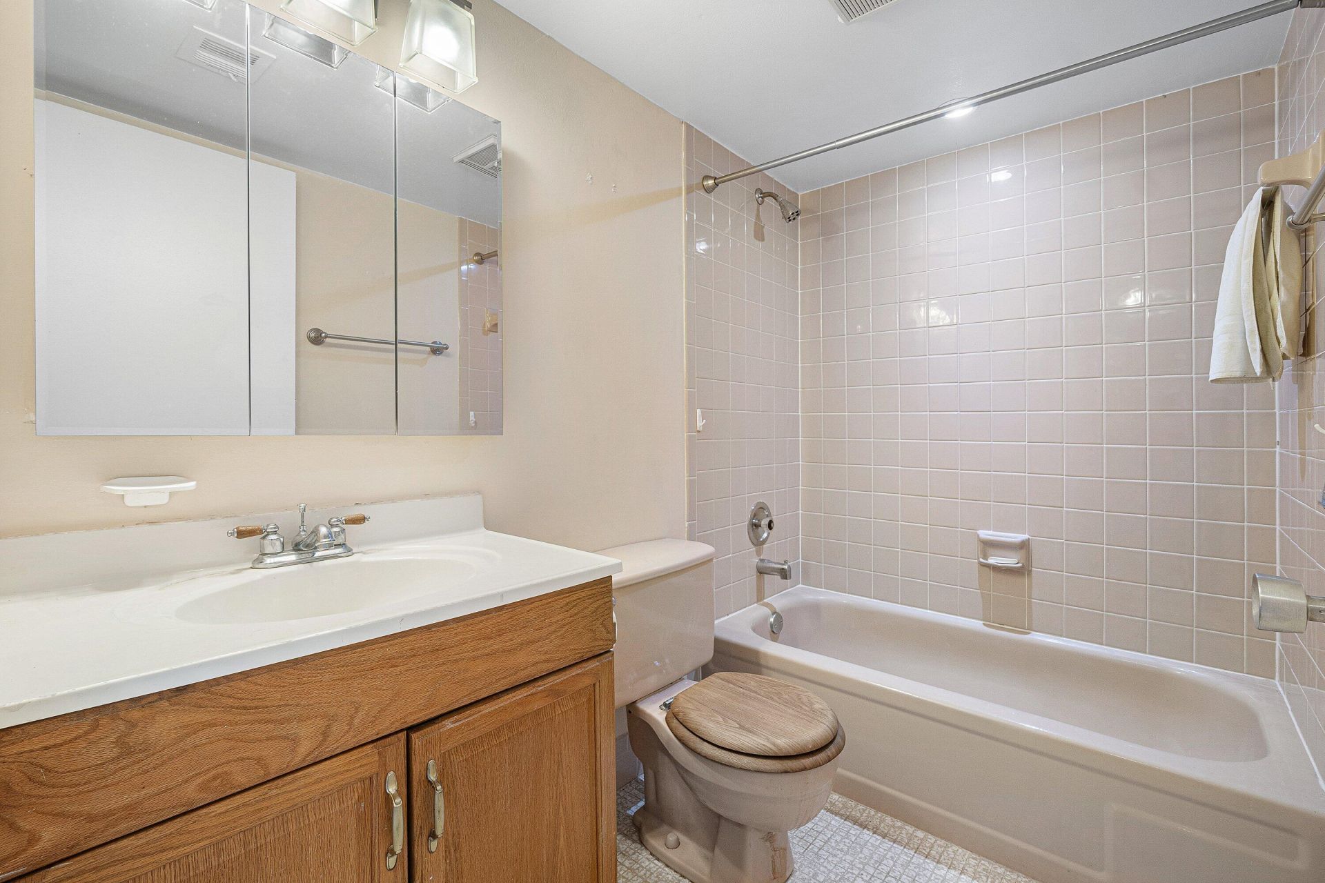 7610 NW 18th Street, Unit 102, Margate, FL 33063 Photo