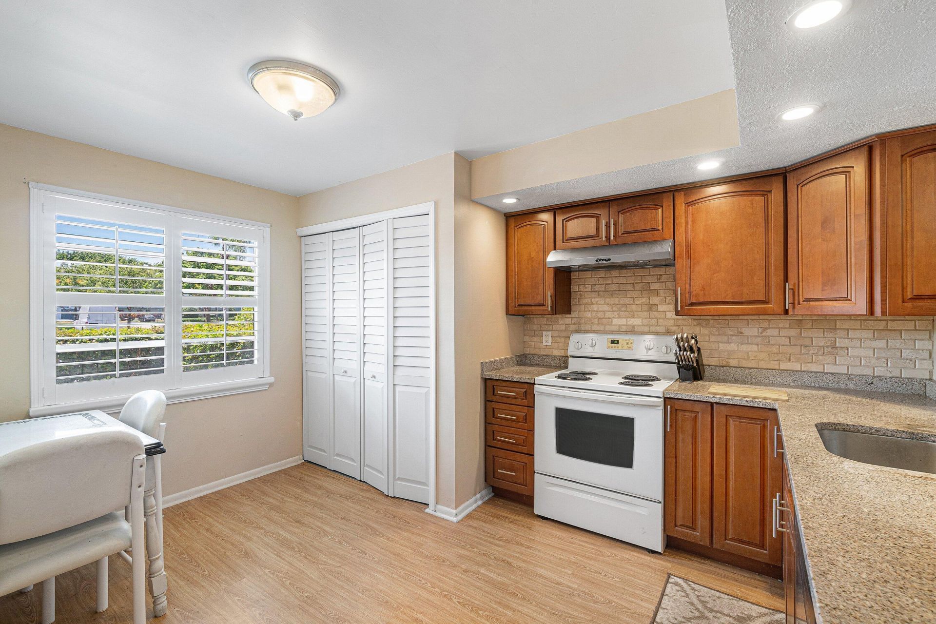 7610 NW 18th Street, Unit 102, Margate, FL 33063 Photo
