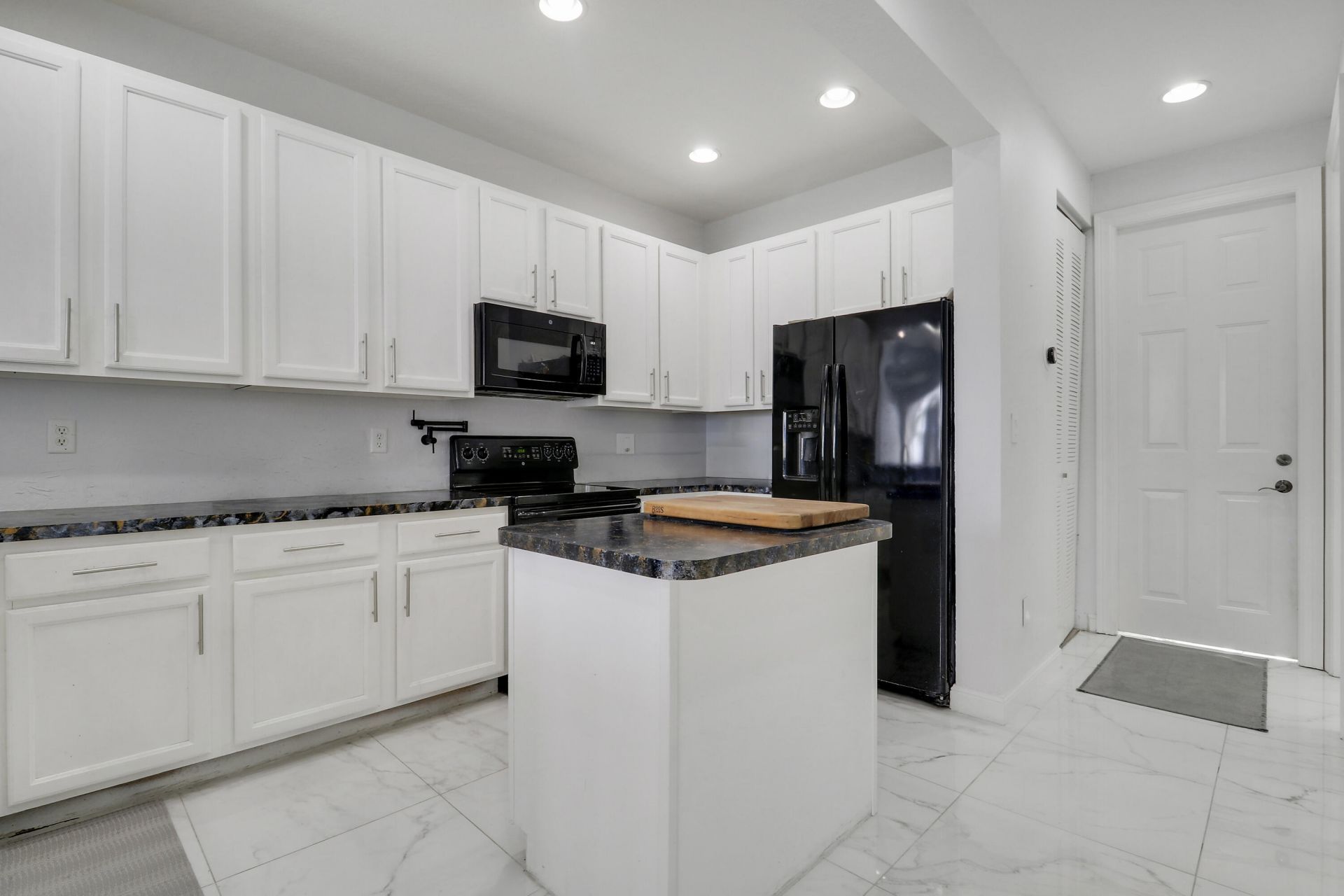 880 Millbrae Court, Unit 3, West Palm Beach, FL 33401 Photo