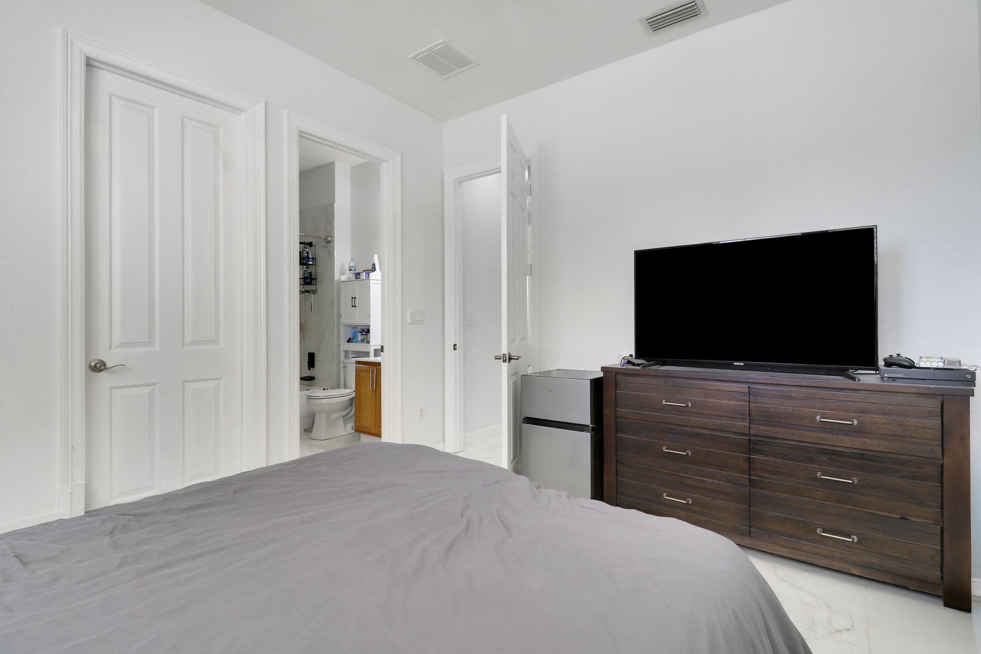 880 Millbrae Court, Unit 3, West Palm Beach, FL 33401 Photo