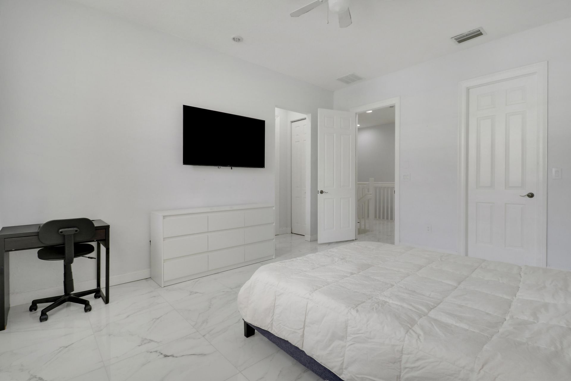 880 Millbrae Court, Unit 3, West Palm Beach, FL 33401 Photo