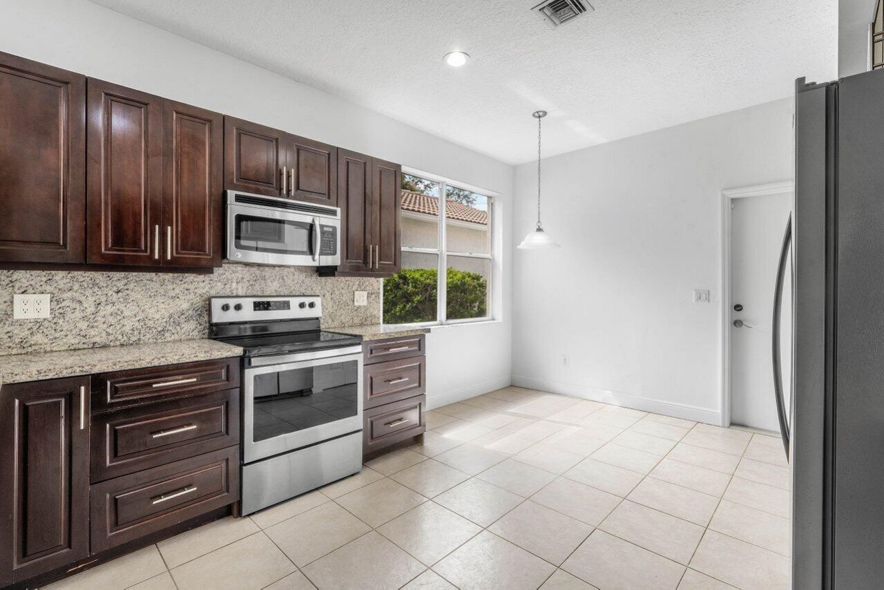 196 Seminole Lakes Drive, Royal Palm Beach, FL 33411 Photo