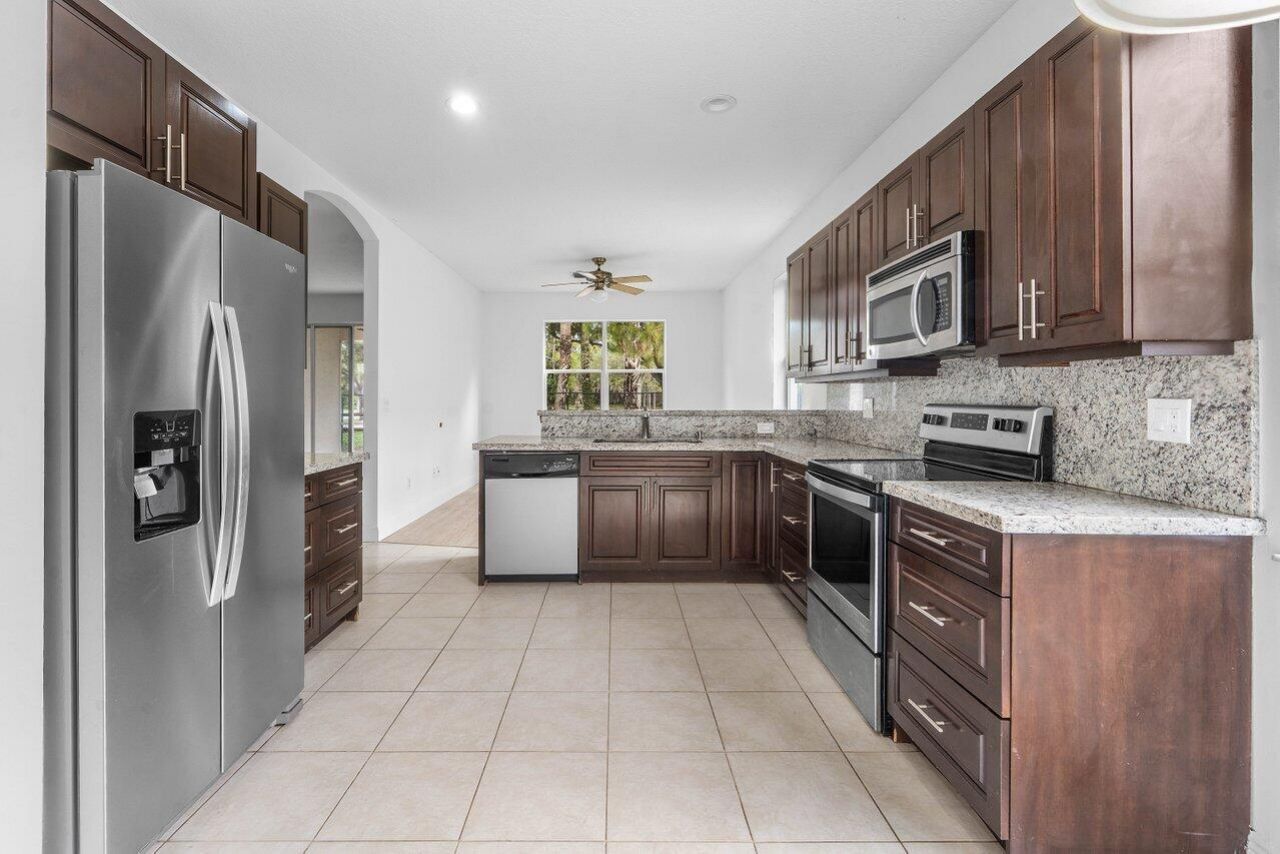196 Seminole Lakes Drive, Royal Palm Beach, FL 33411 Photo
