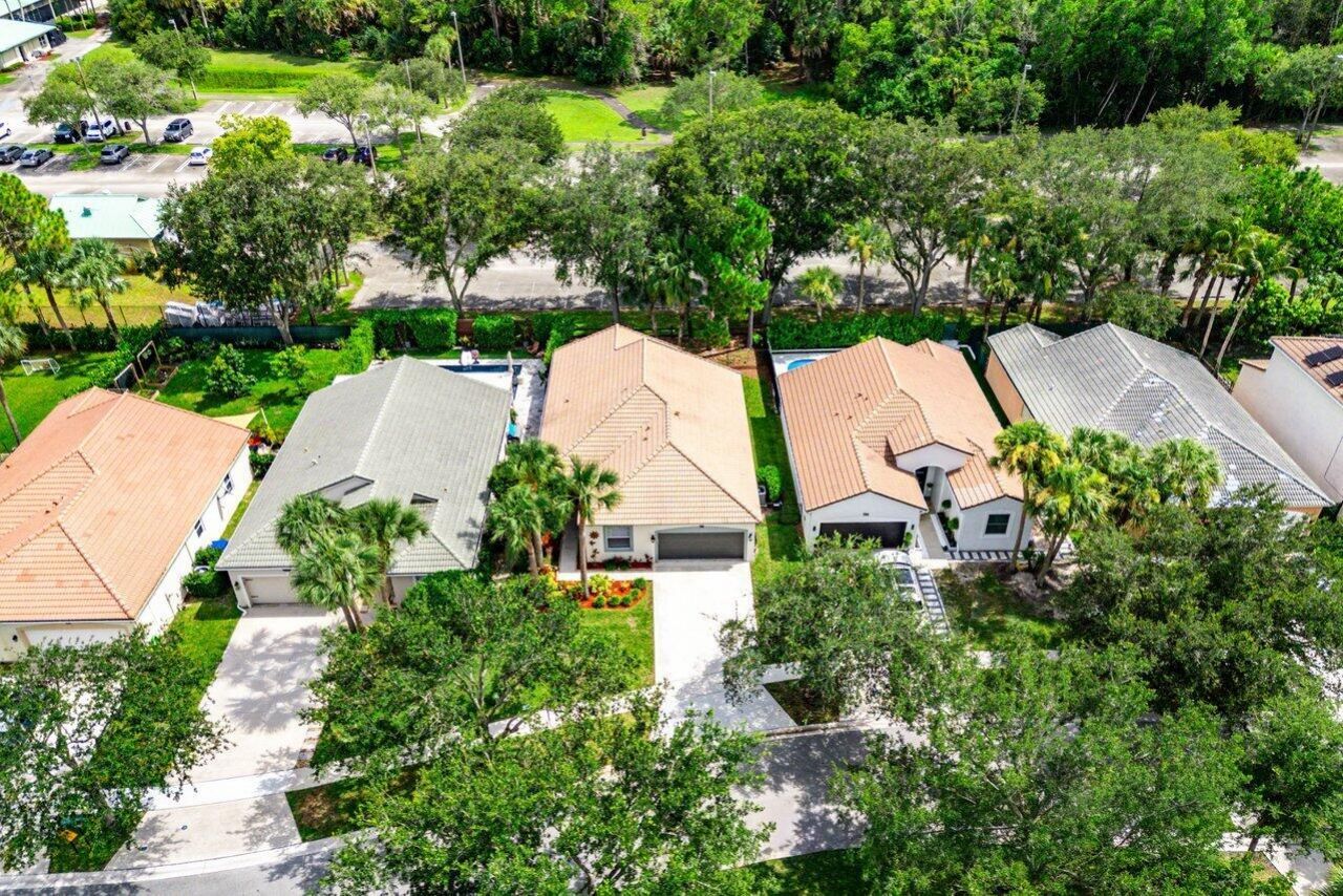 196 Seminole Lakes Drive, Royal Palm Beach, FL 33411 Photo