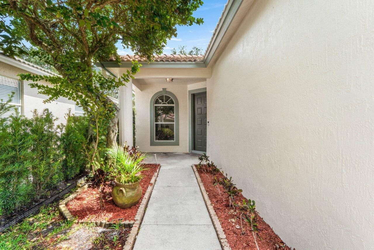 196 Seminole Lakes Drive, Royal Palm Beach, FL 33411 Photo