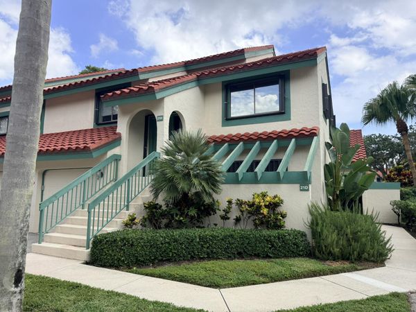 21 Lexington Lane W, Unit H, Palm Beach Gardens, FL 33418