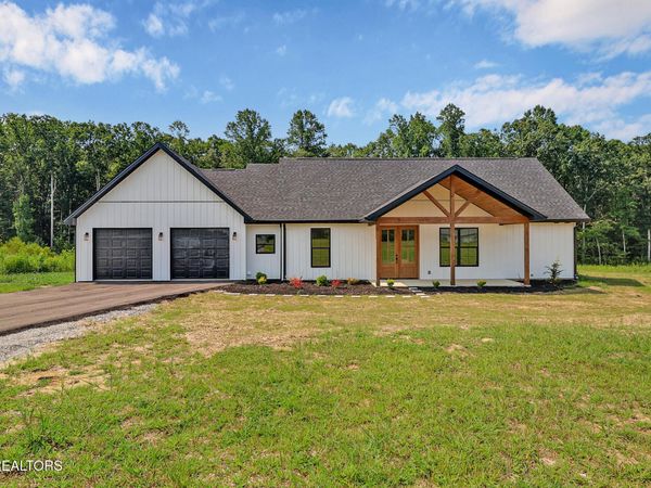 1468 Taylor Place Rd, Jamestown, TN 38556
