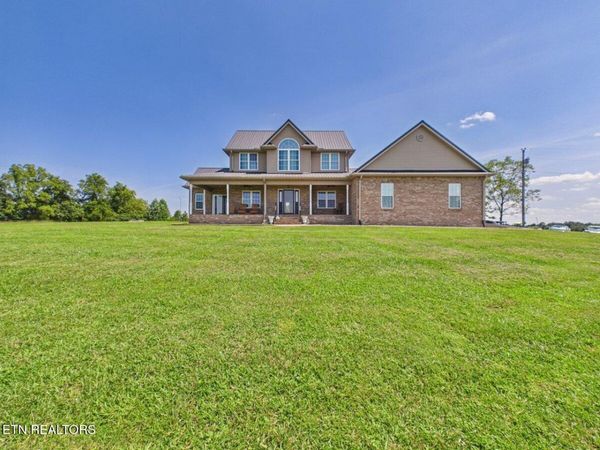 317 Oak Grove Rd, Harrogate, TN 37752