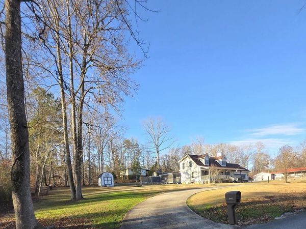 8441 Toestring Valley Road, Spring City, TN 37381