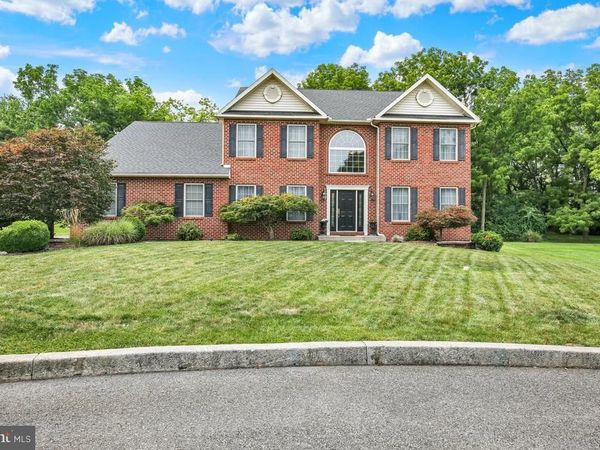 14 LADY DIANA DRIVE, READING, PA 19605