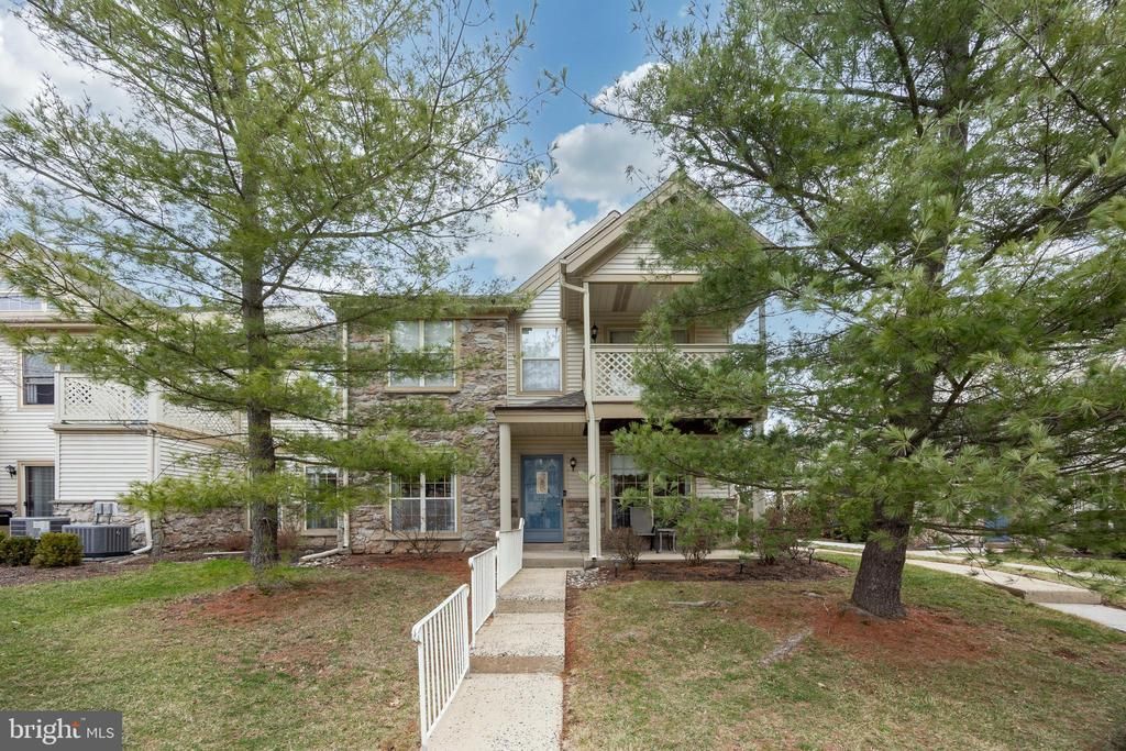 2409 FOXMEADOW CIRCLE , ROYERSFORD, PA 19468
