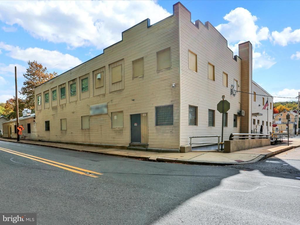 11 MAIN STREET , MOHNTON, PA 19540