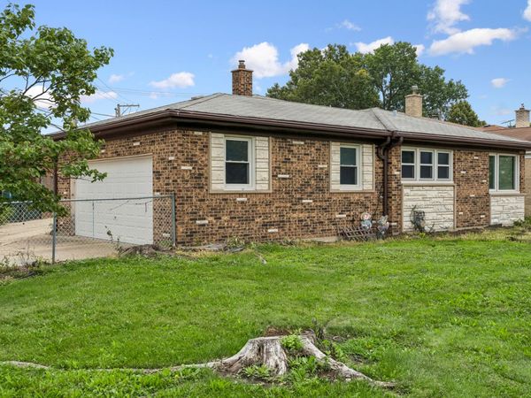 5905 N Oketo Avenue , Chicago, IL 60631