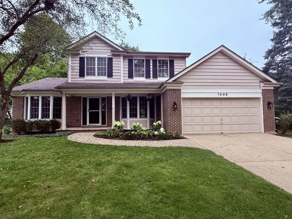 1305 Dancer Court , Libertyville, IL 60048